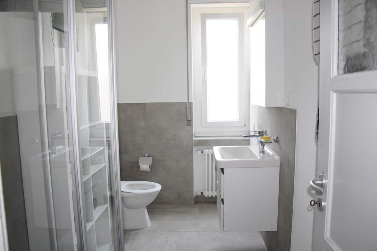 New & Modern Apartment With Beautiful Lake View! Lugano Kültér fotó
